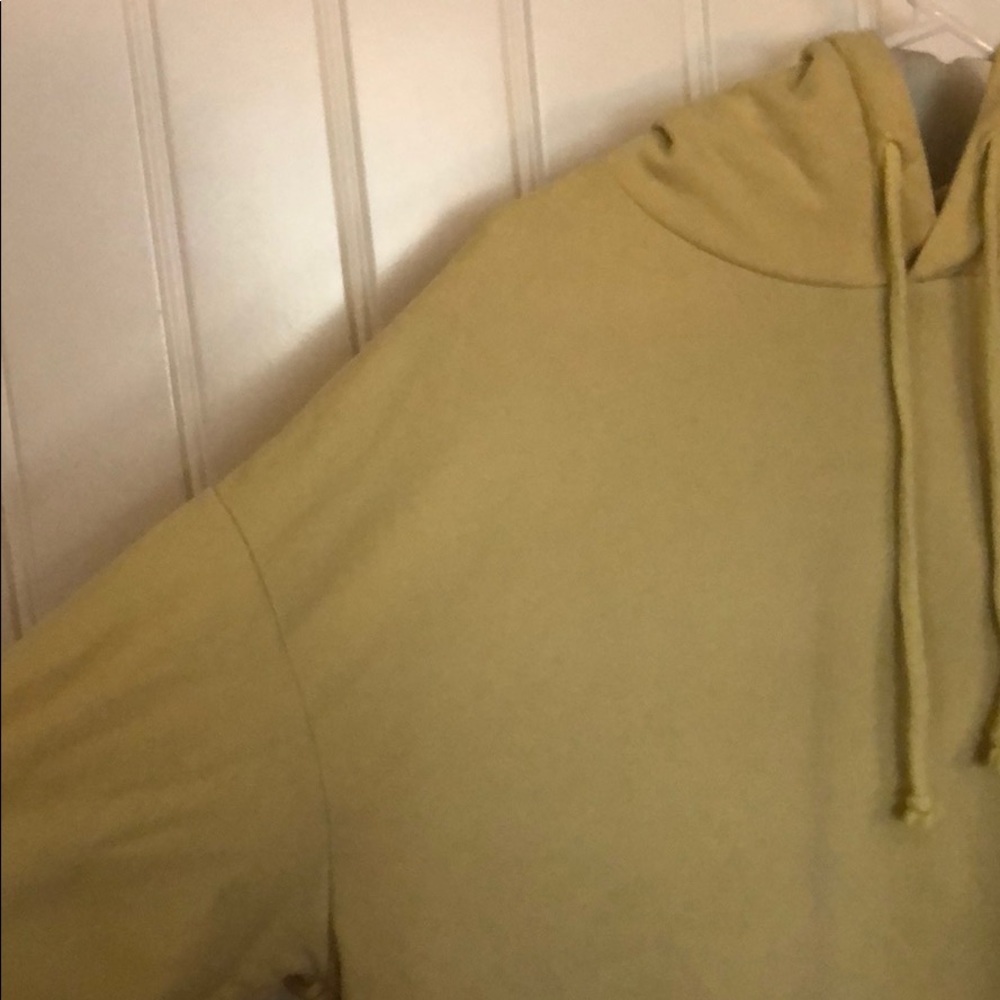 Light yellow short sleeve hoodie